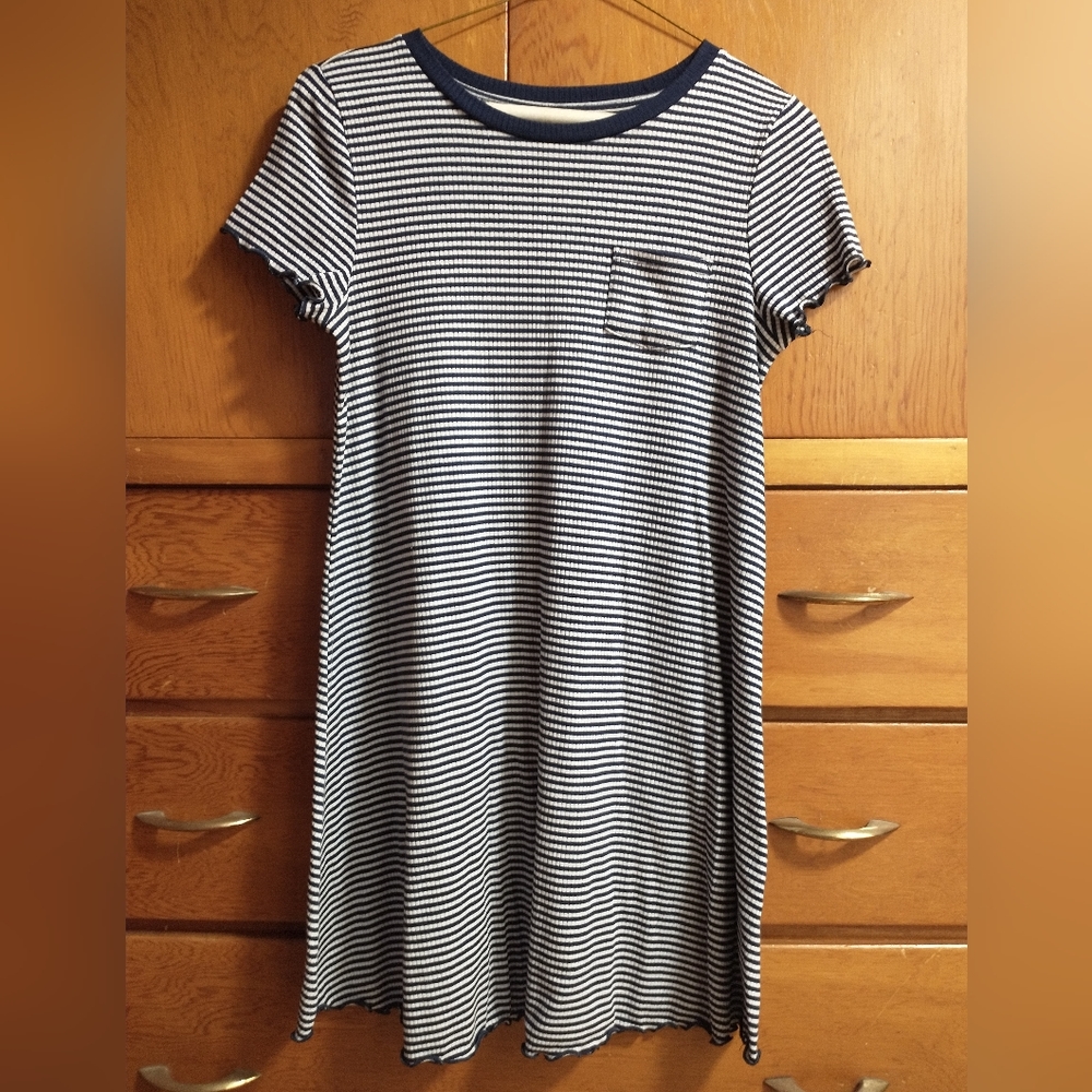 SO t-shirt dress, size small